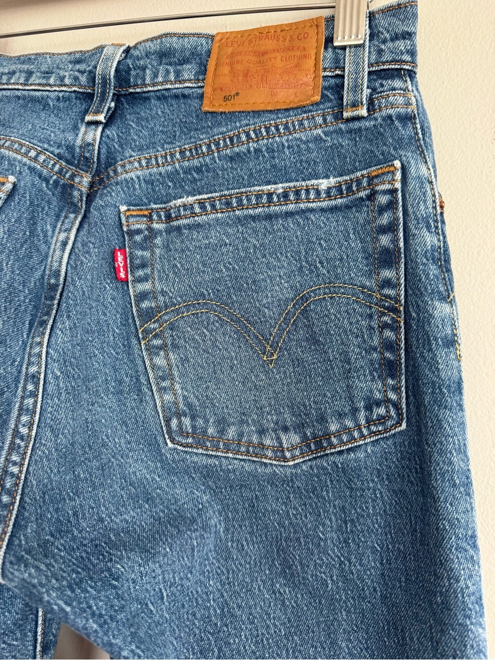 LEVIS 501s Original Cropped Womens W24 L26 Denim Jeans - Picture 11 of 16
